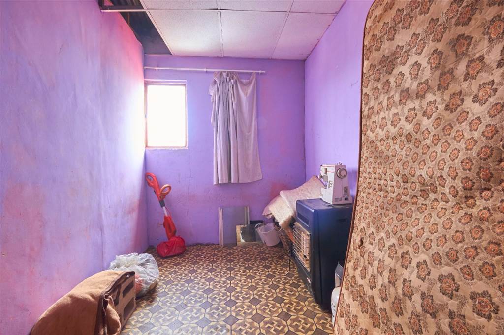 5 Bed House in Kayamandi photo number 4