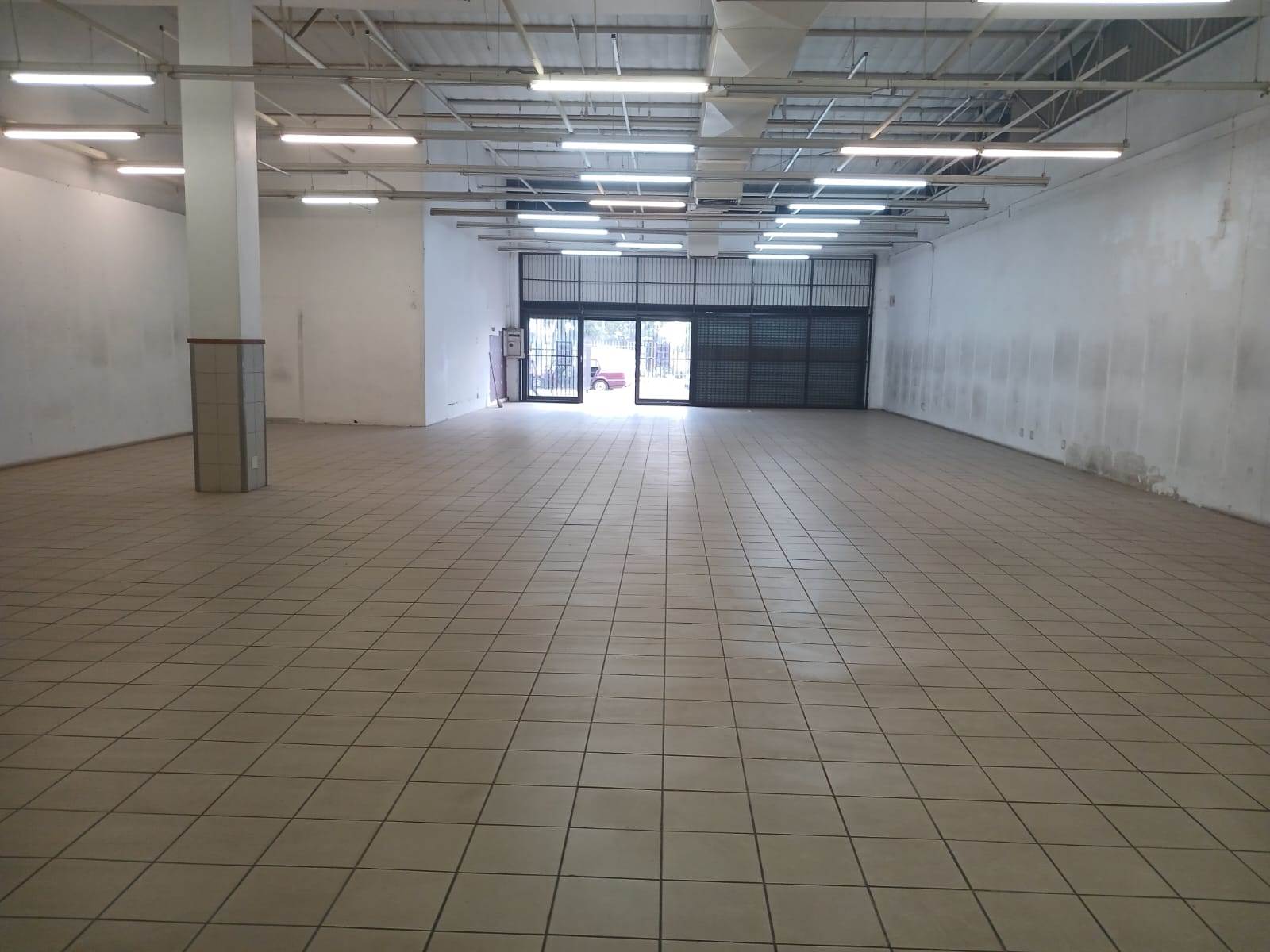 500  m² Retail Space in Kenilworth photo number 2