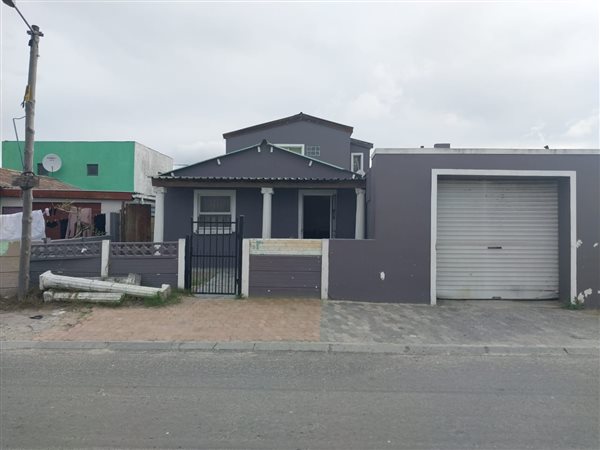 4 Bedroom House 4 Bedroom House