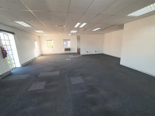 407  m² Commercial space