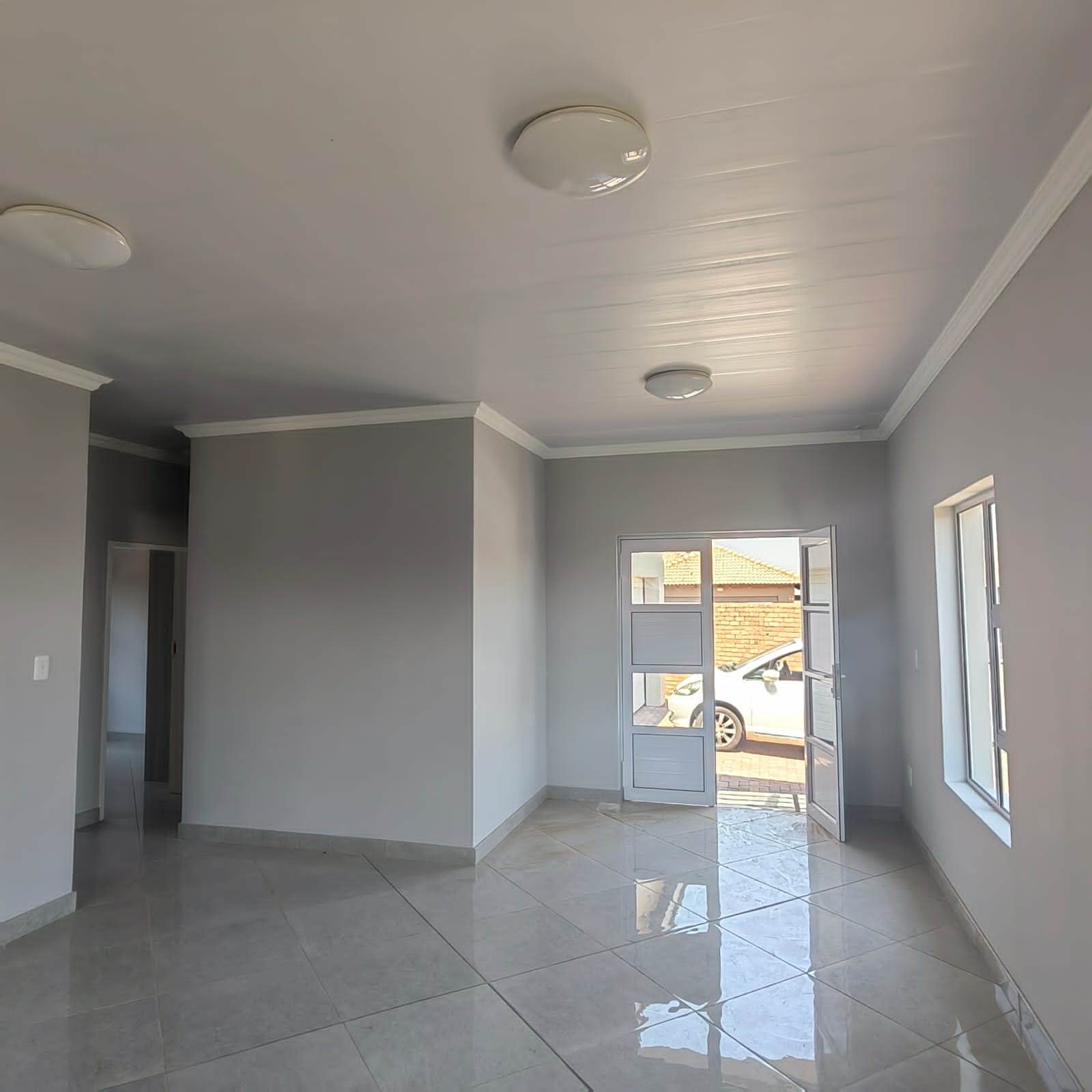 3 Bed House in Secunda photo number 8
