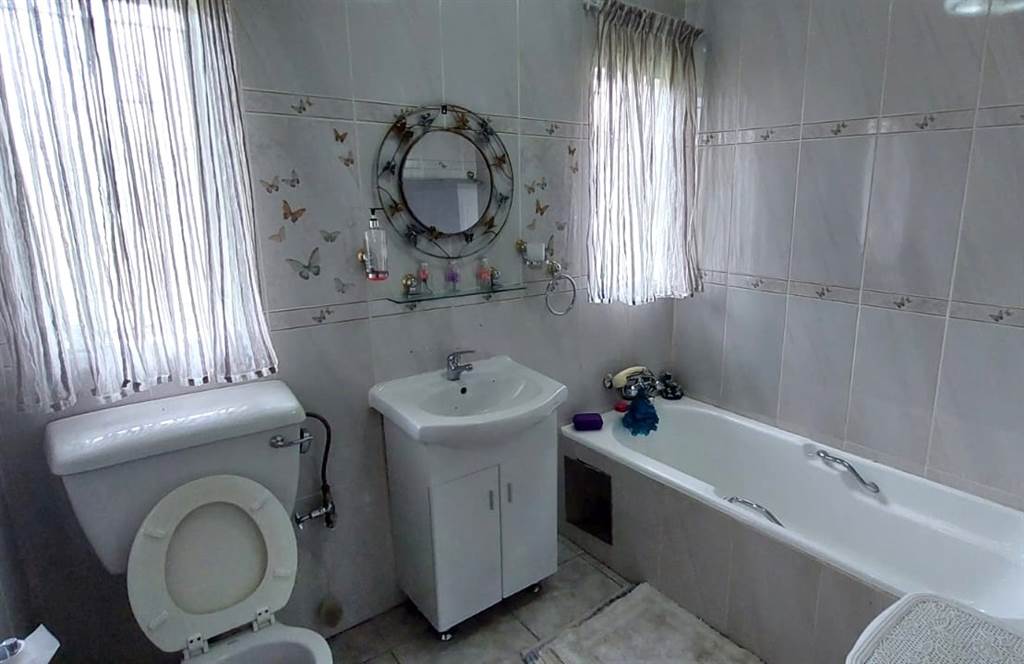 4 Bed House in Secunda photo number 25