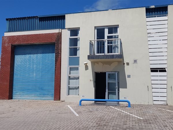 840  m² Commercial space in Fairview