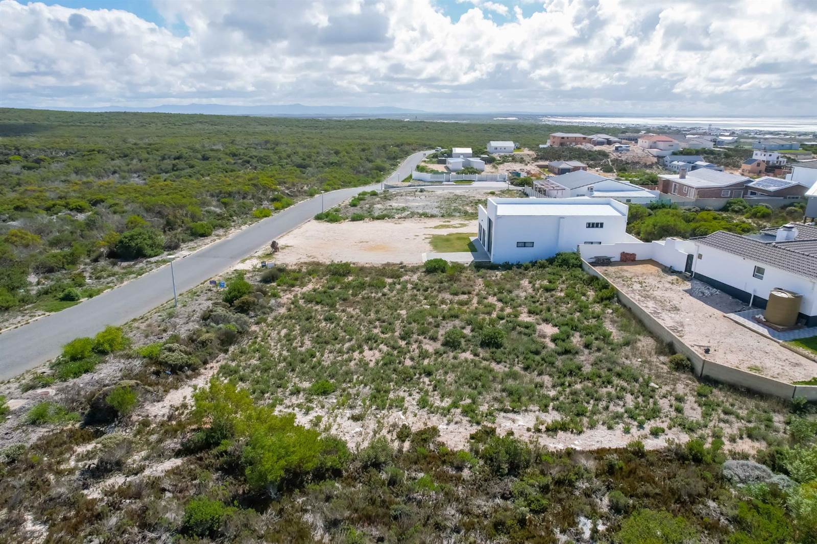 932 m² Land available in Struisbaai photo number 1