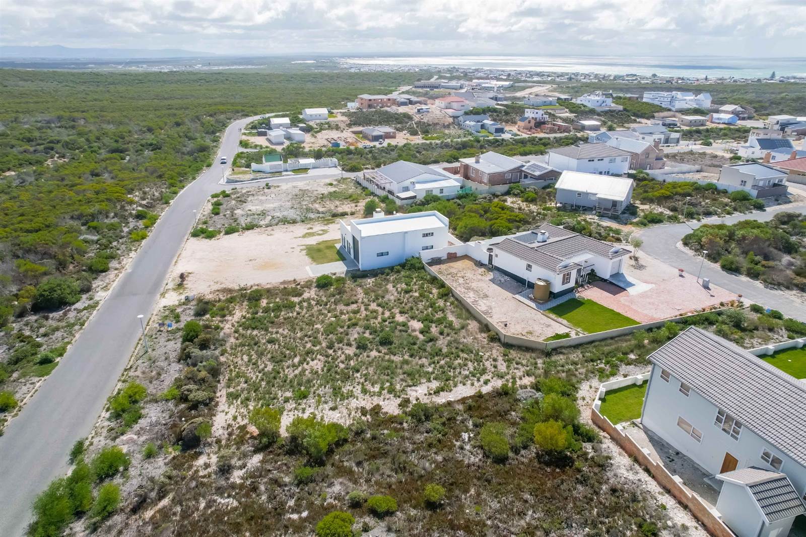 932 m² Land available in Struisbaai photo number 4