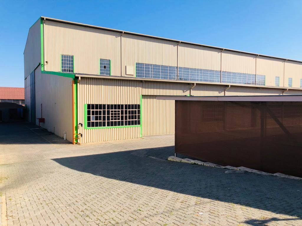 5200  m² Industrial space in Factoria photo number 2