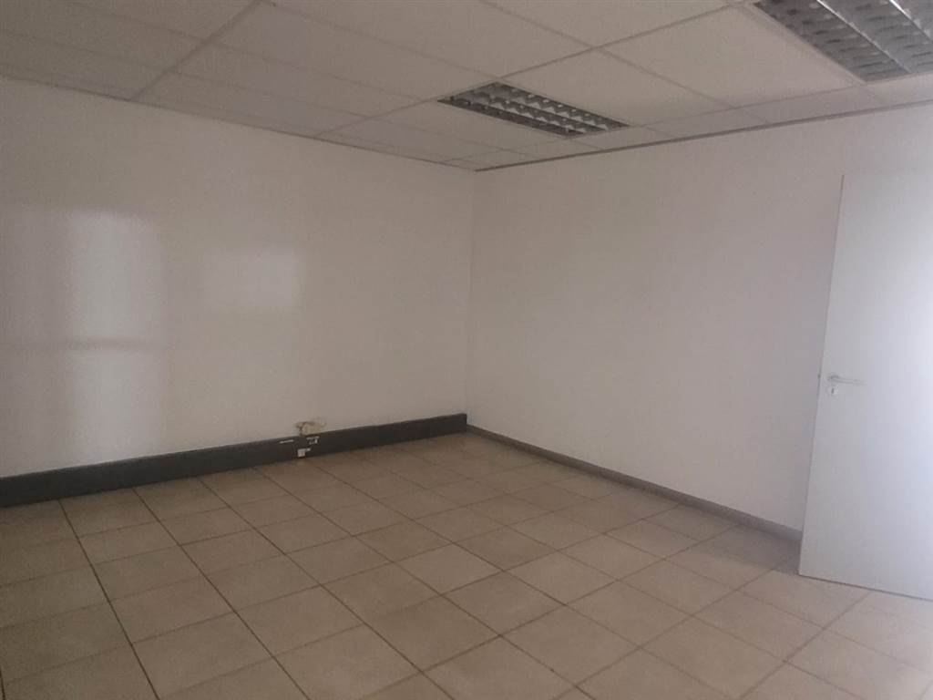 5923  m² Industrial space in Clayville photo number 15