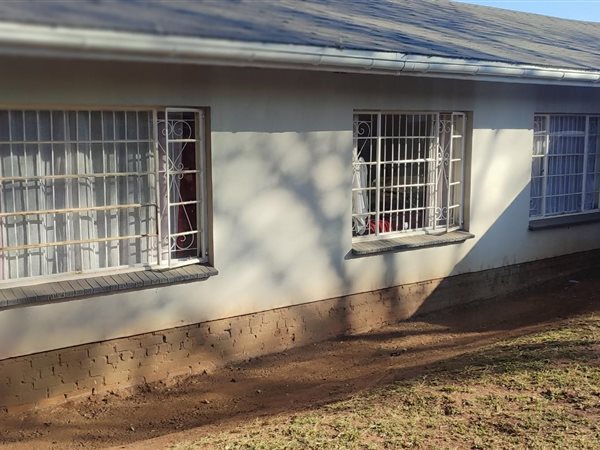 4 Bedroom House 4 Bedroom House
