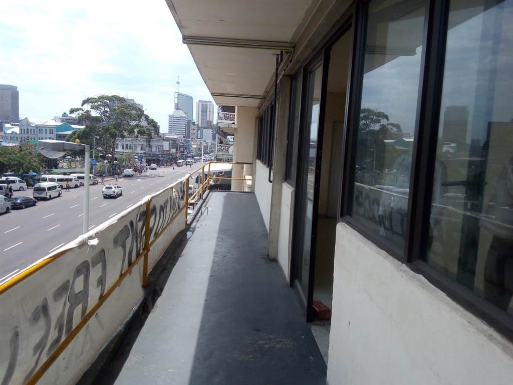 700  m² Commercial space in Durban CBD photo number 14