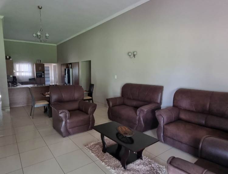 4 Bed House in Kathu photo number 4