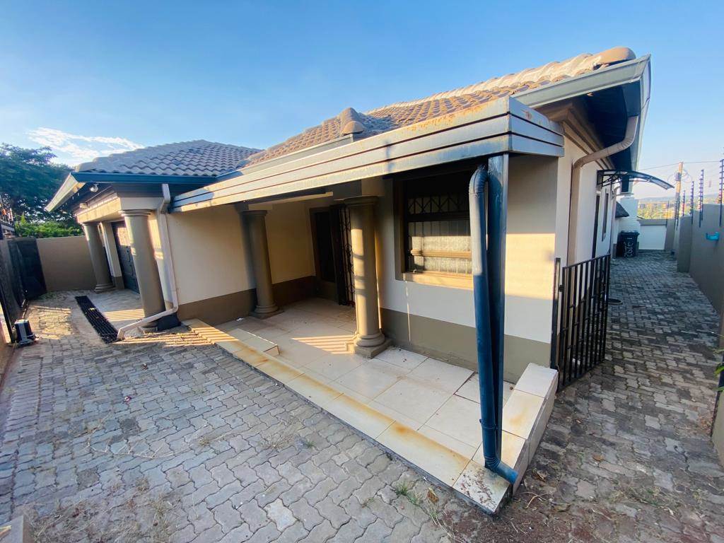3 Bed House in Olievenhoutbosch photo number 23