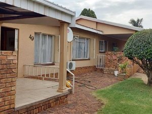 3 Bed Townhouse in Bonaero Park