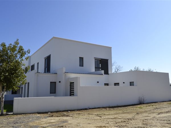 354 m² Land