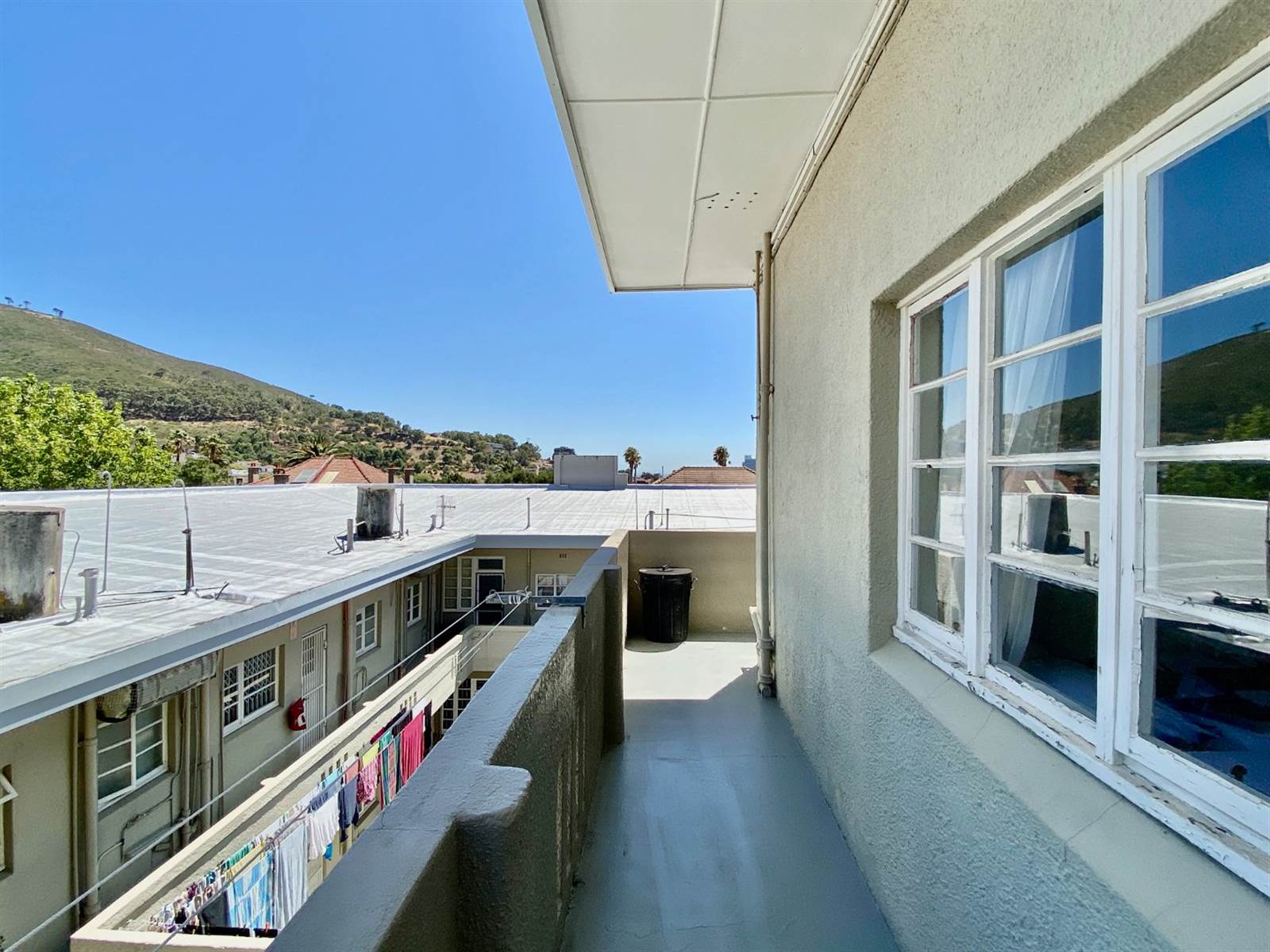 2 Bed Apartment in Tamboerskloof photo number 17