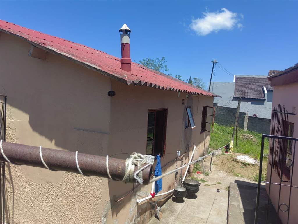 2 Bed House in Mdantsane photo number 11