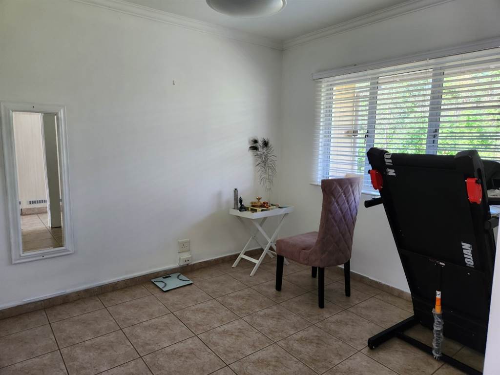 2 Bed Townhouse in Mt Edgecombe photo number 16