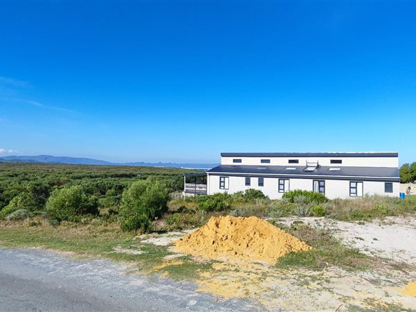 875 m² Land available in Franskraal
