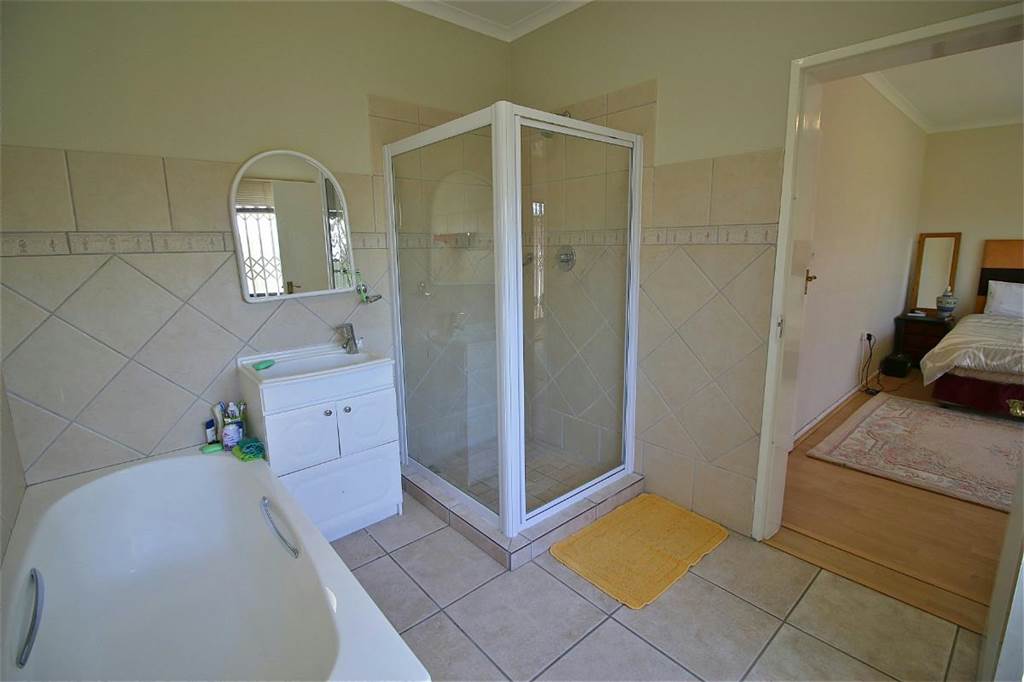 8 Bed House in Plattekloof photo number 28