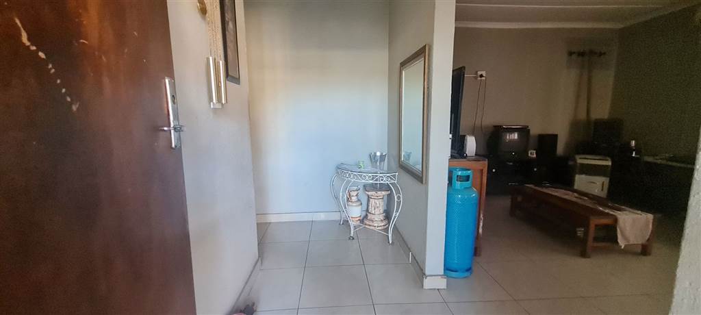 3 Bed House in Kraaifontein Central photo number 5