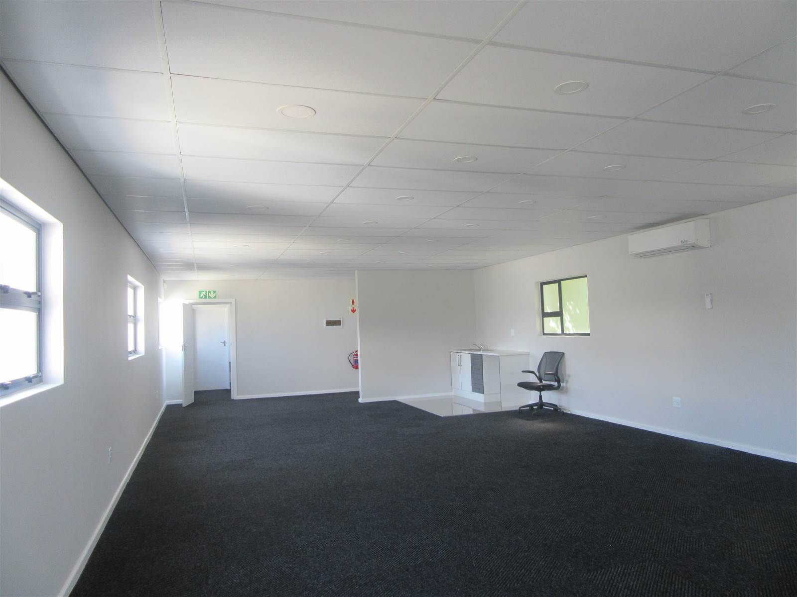 111  m² Commercial space in Newton Park photo number 8