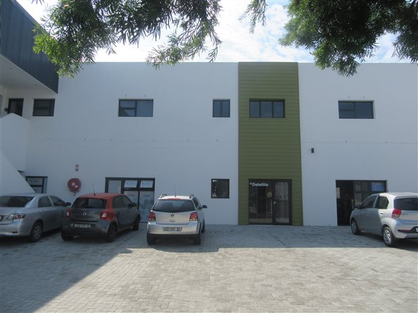 111  m² Commercial space in Newton Park