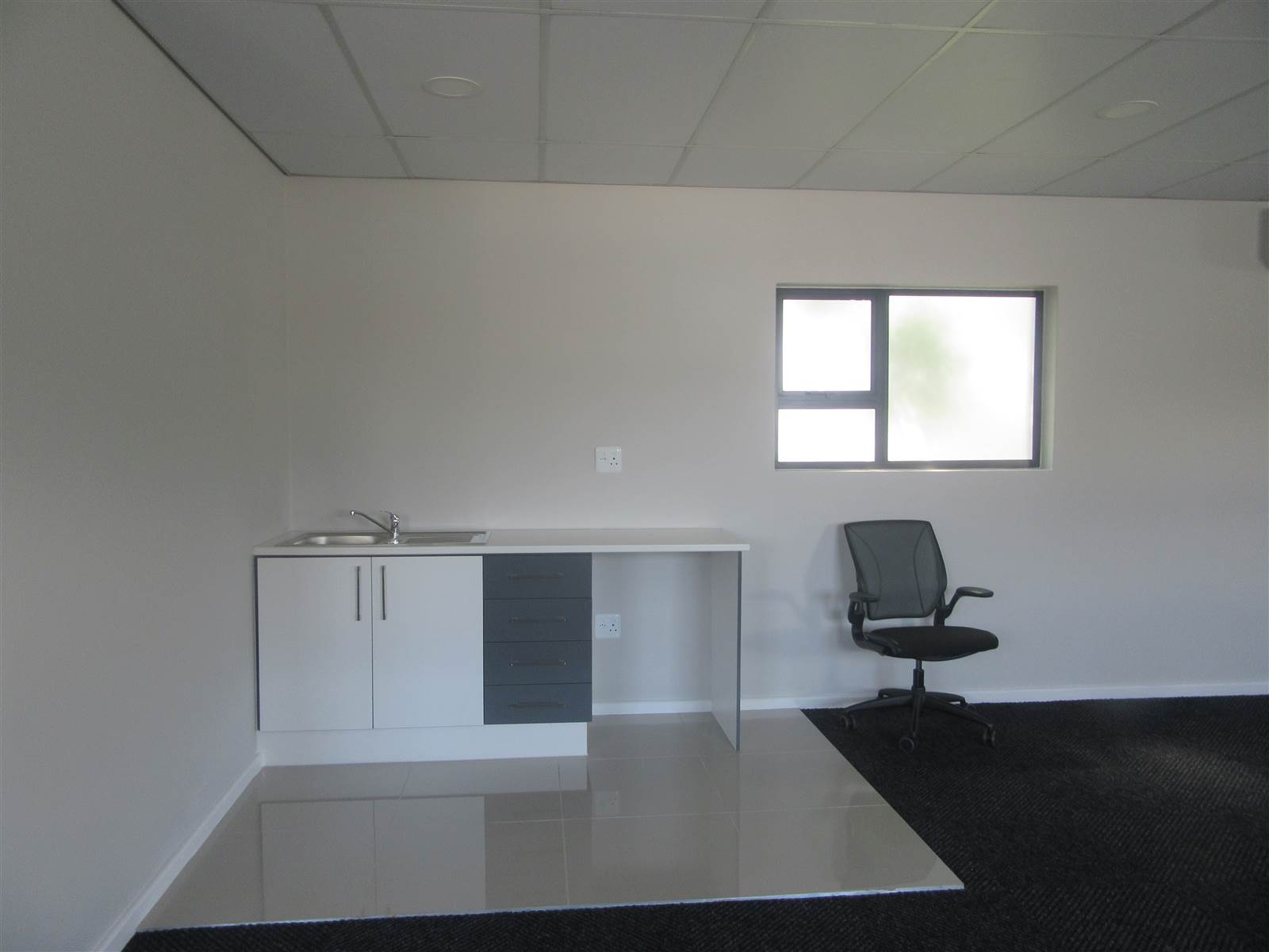 111  m² Commercial space in Newton Park photo number 5