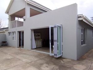 4 Bed House in Lochvaal