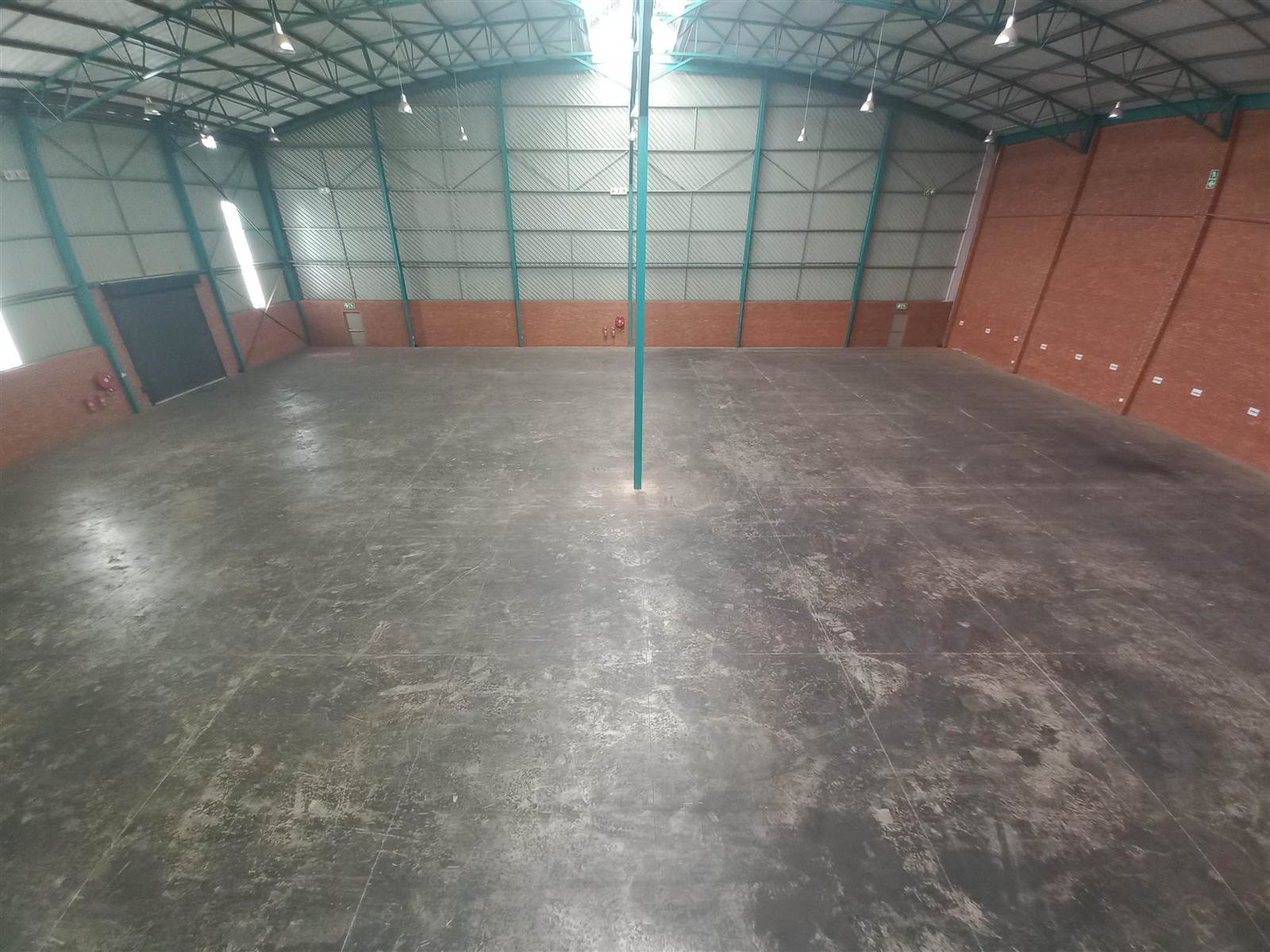 2270  m² Industrial space in Pomona photo number 3