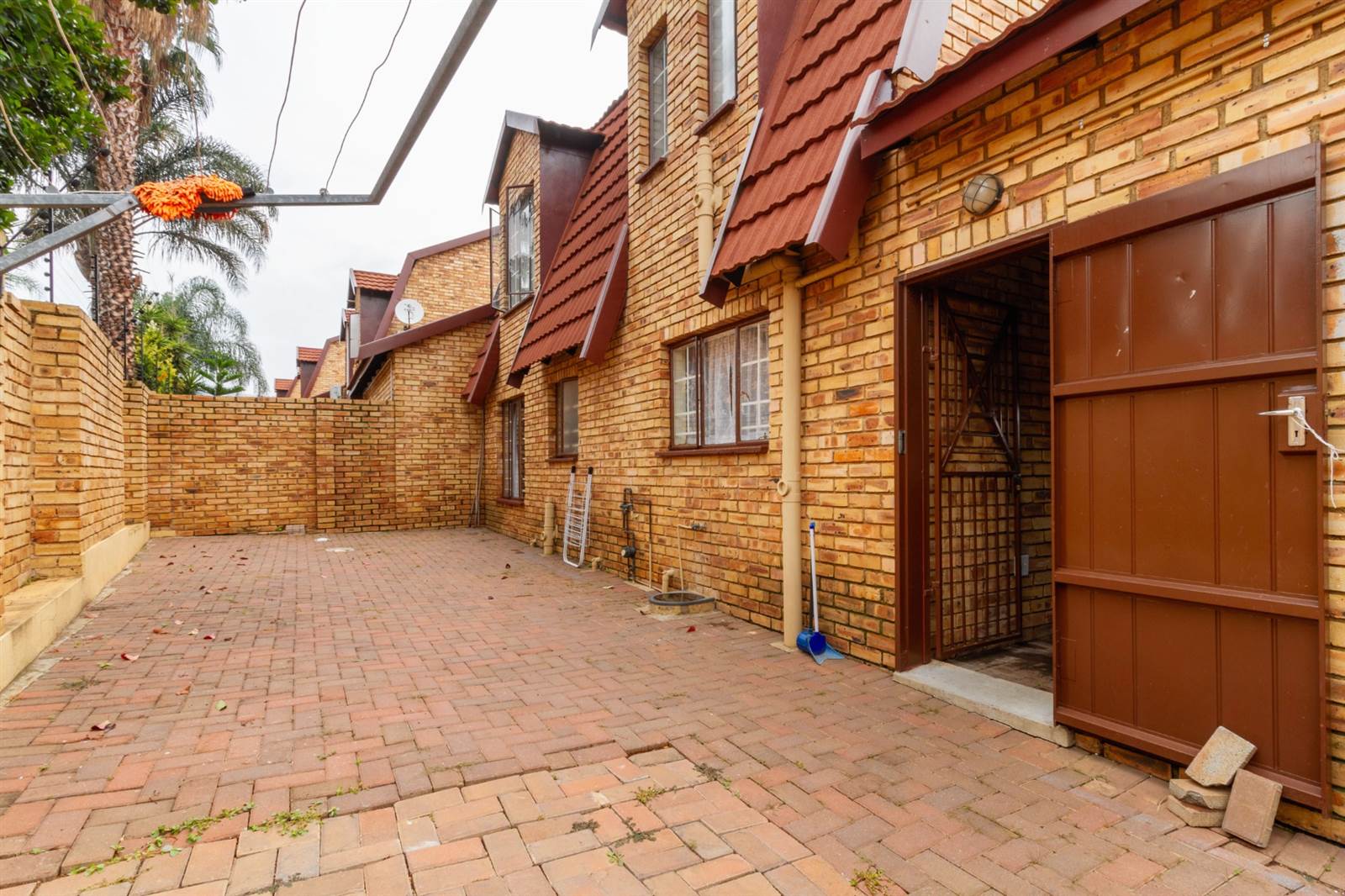 3 Bed Townhouse in Ruimsig photo number 24