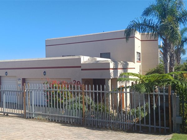 6 Bedroom House 6 Bedroom House