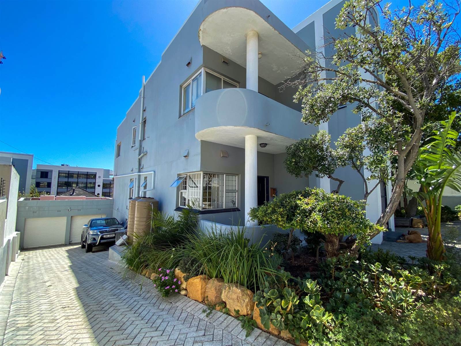 2 Bed Apartment in Vredehoek photo number 24