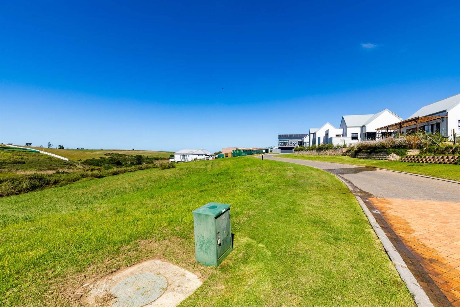 901 m² Land available in Kingswood Golf Estate photo number 2