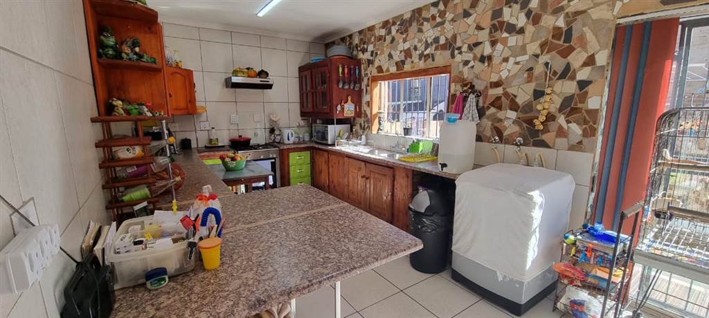 3 Bed House in Krugersdorp North photo number 17
