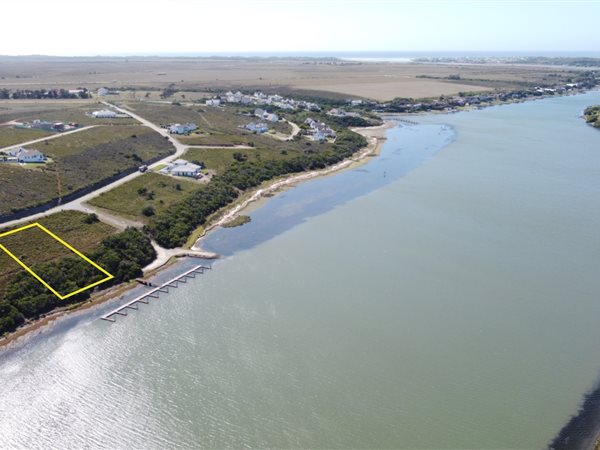 1 105 m² Land 1 105 m² Land