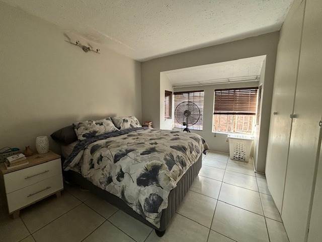 3 Bed Townhouse in Garsfontein photo number 10