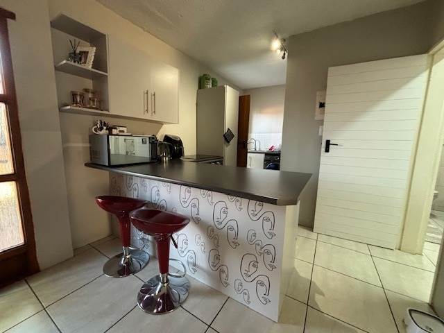 3 Bed Townhouse in Garsfontein photo number 5