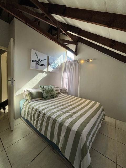 3 Bed Townhouse in Garsfontein photo number 16