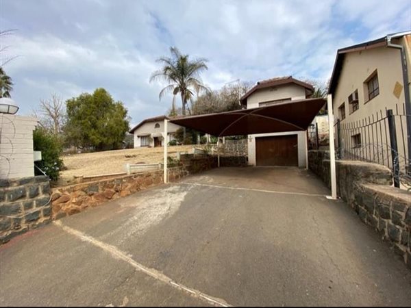 4 Bedroom House 4 Bedroom House