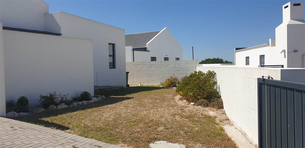 3 Bed House in Britannia Bay photo number 28