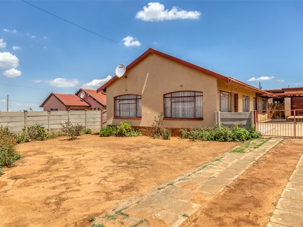 3 Bedroom House 3 Bedroom House