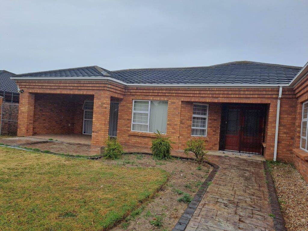 3 Bed House in Summerstrand photo number 1