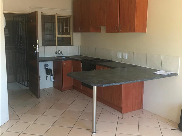 1 Bed Apartment in Krugersdorp Central