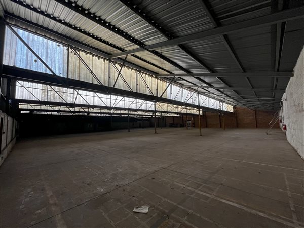 3 912  m² Industrial space