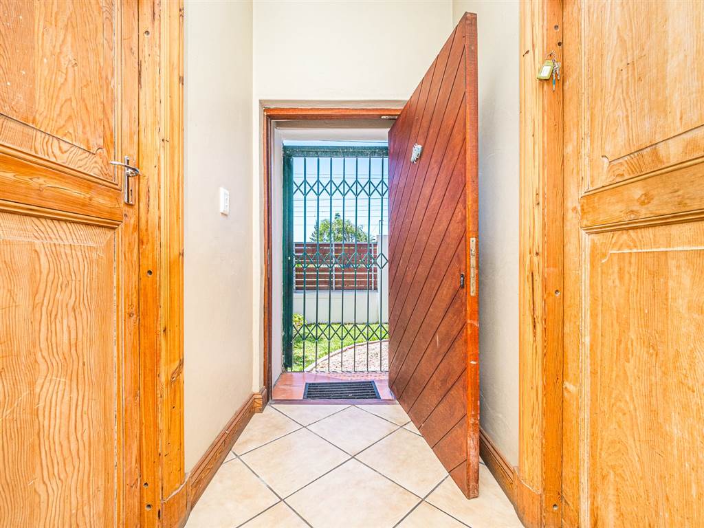 6 Bed House in Rondebosch East photo number 30