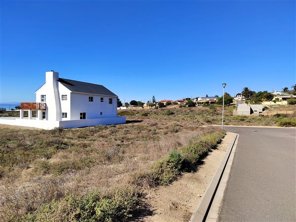 374 m² Land available in St Helena Views