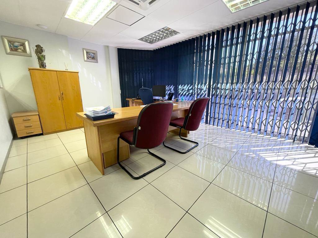189  m² Commercial space in Empangeni Central photo number 3