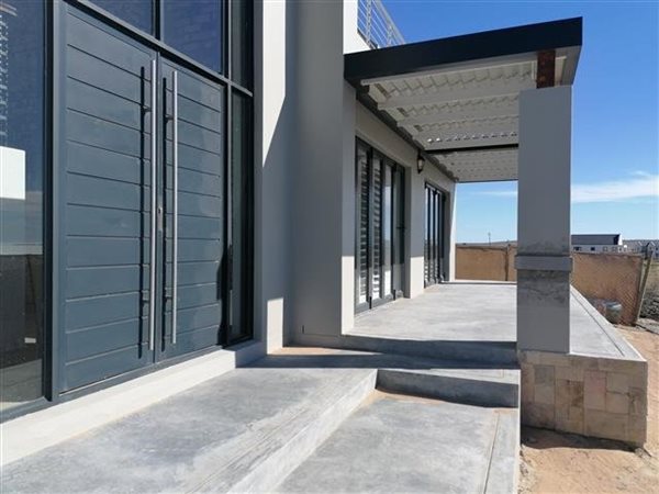 4 Bedroom House 4 Bedroom House