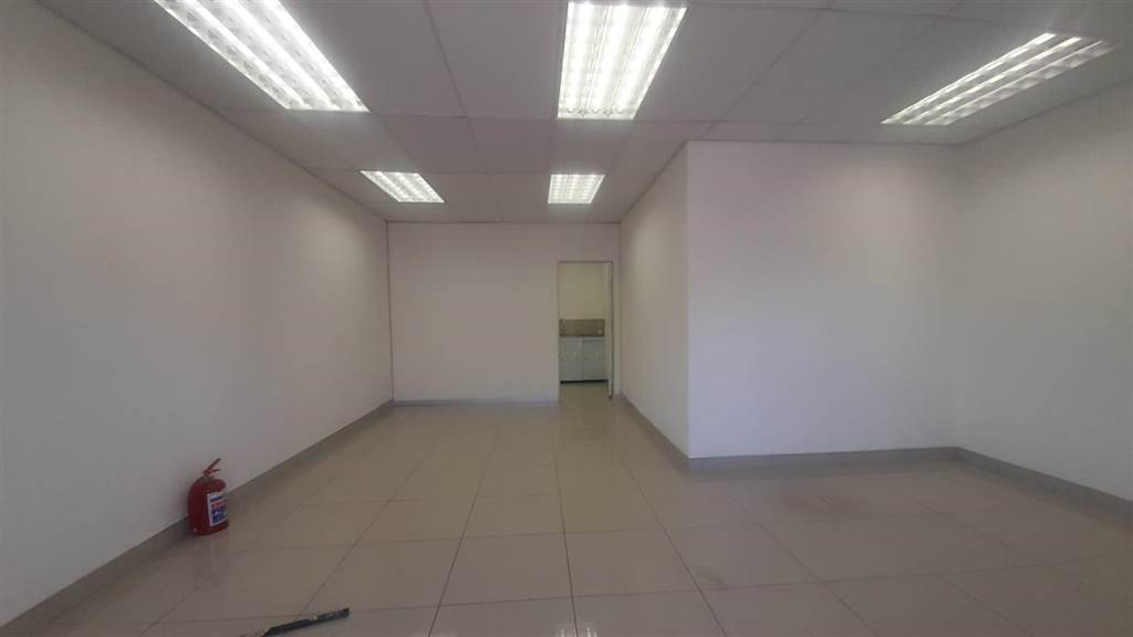 42  m² Commercial space in Wierda Park photo number 3