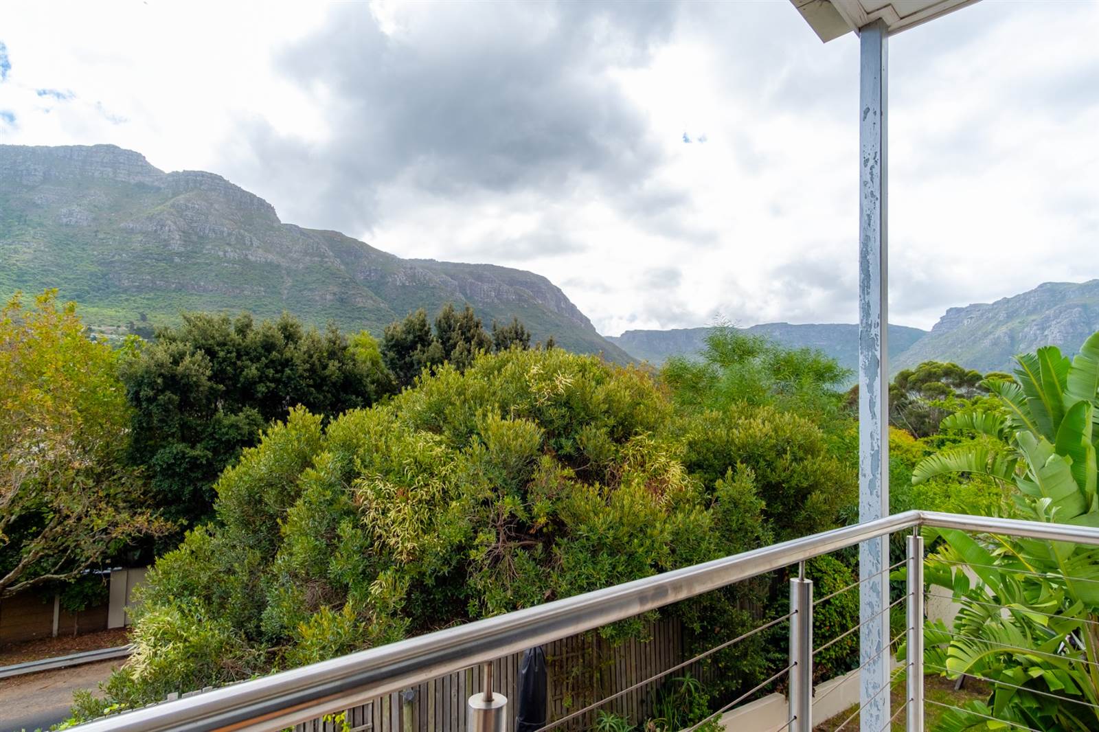 3 Bed House in Hout Bay and surrounds photo number 11