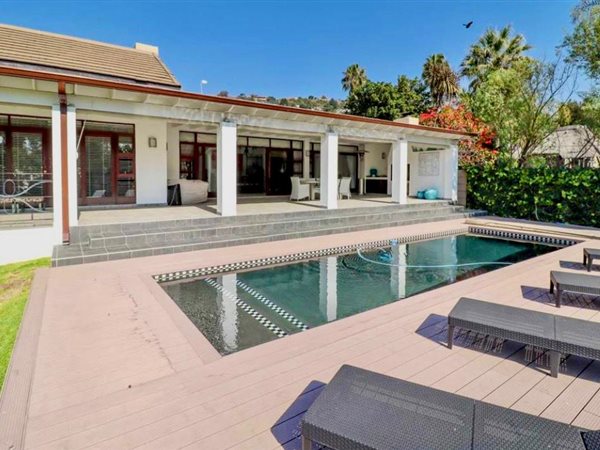 4 Bedroom House 4 Bedroom House